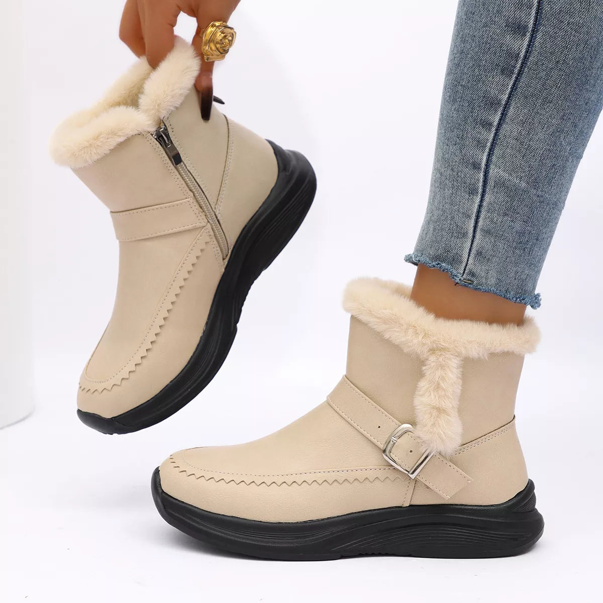 Ankle boots with fur lining in beige with faux fur trim, perfect for stylish winter outfits.